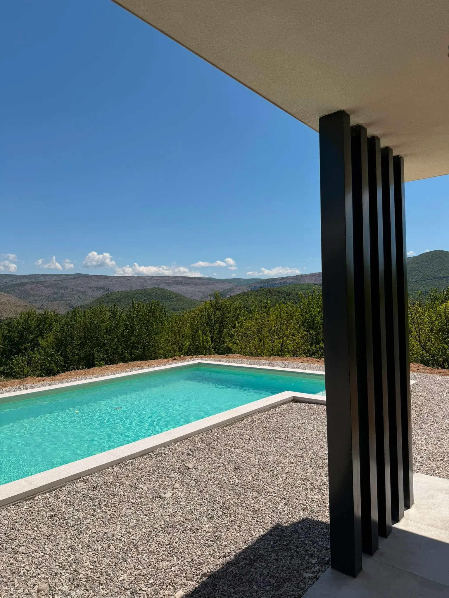 Vila Inna, Buna — realizacija